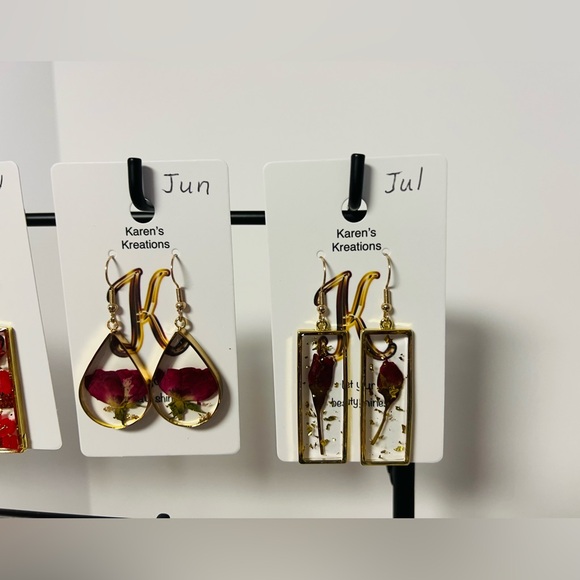 Handcrafted Month Flower Earrings - Picture 4 of 6